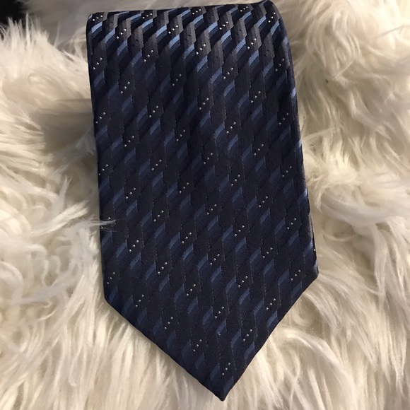 237.  Van Heusen Necktie - Picture 6 of 6